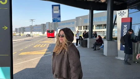 "VIDEO SAM IH KAKO VODE LJUBAV" Gazda kafane iz Beča raskrinkao poznatu pevačicu i njenog kolegu