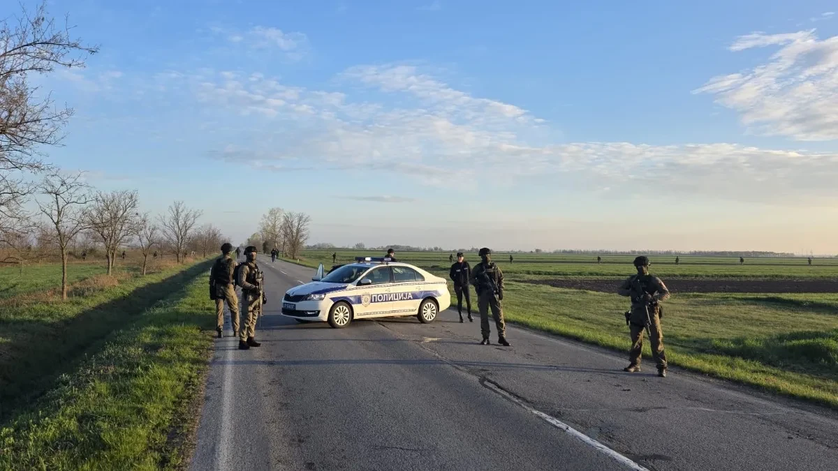 PRVE SLIKE I SNIMCI Evo šta se dešava u Kanjiži, na terenu vojska, policija i helikopteri