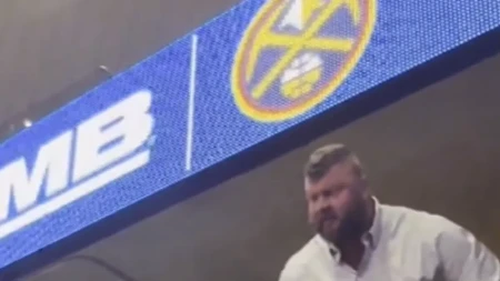 JOKIĆEV BRAT SE UMALO POTUKAO Navijač ga razbesneo, on mu poručio samo jedno (VIDEO)