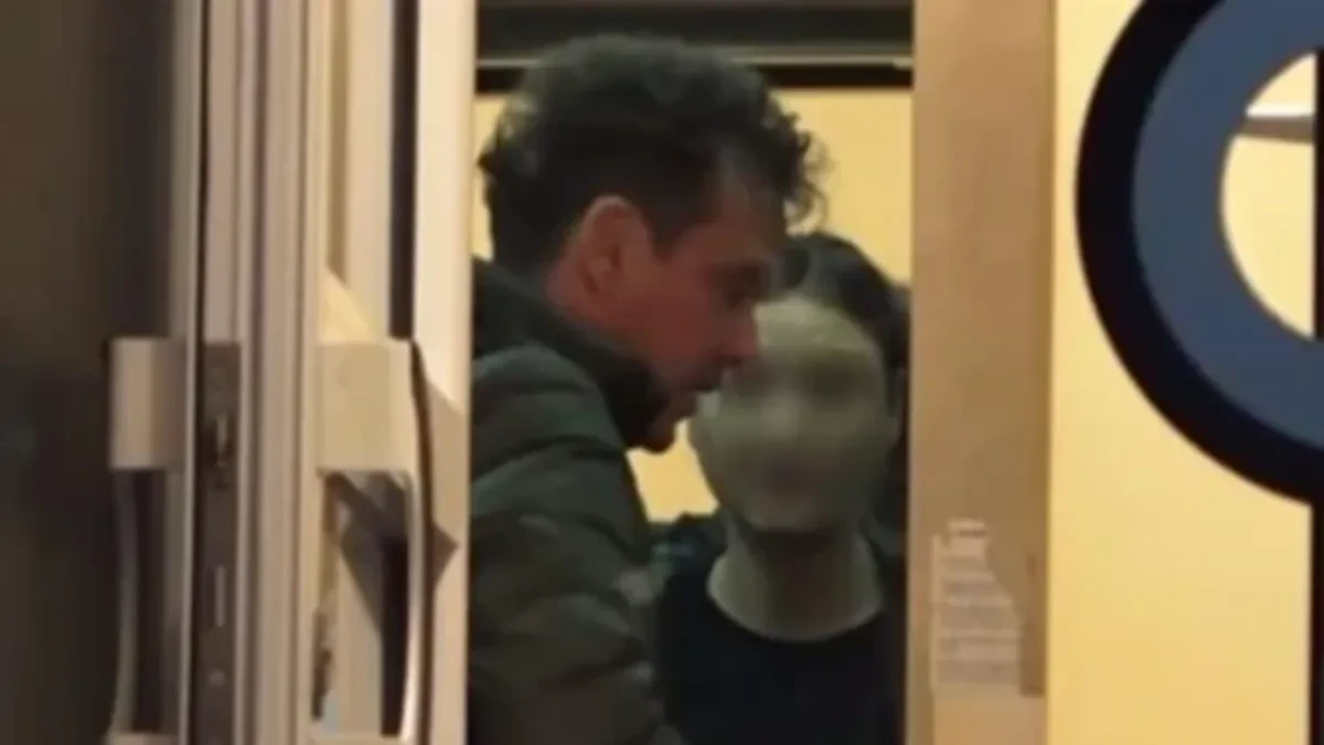 PEVAČ SE RAZVEO POSLE 25 GODINA Progovorio o krahu braka i porodičnoj tragediji: "Samo moja duša je znala kako mi je bilo"