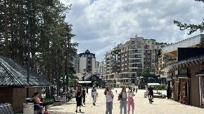 Zakupili kućicu na udarnom mestu, pa posle izdavili drugima: Kontrolisani prodajni objekti u centru Zlatibora - pronađeno niz nepravilnosti 