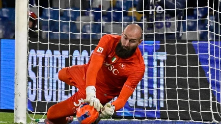 VANJA ZAČARAO MREŽU Napoli slavio u derbiju Serije A