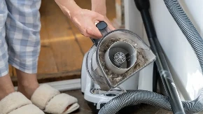 DOŠLO VREME ZA USISIVAČ Kada ga ovako očistite duže će vam trajati, održavanje uopšte nije teško