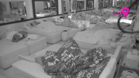 MAJIN BIVŠI GLEDA NJENU VRELU AKCIJU! Marinkovićeva se ne zaustavlja 