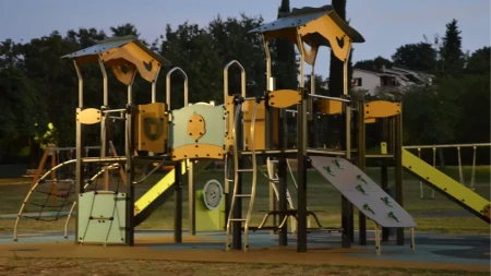 RODITELJI, PAŽNJA! Ako ovo imate u dvorištu, ODMAH JE SE REŠITE! (FOTO)