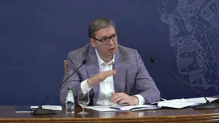 "TRAŽE IZBORE JER MISLE DA TAKO MOGU DA PROVEDU OBOJENU REVOLUCIJU" Vučić: Građani neka dobro razmisle ko je za mir