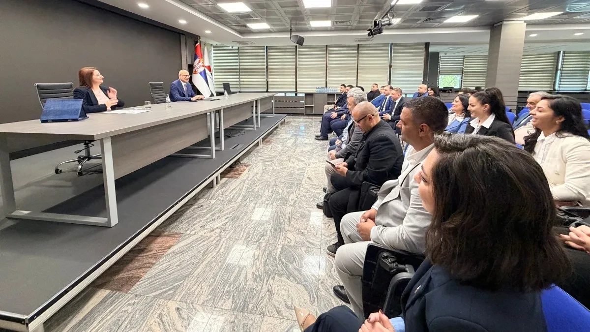 "ROMI SU NAŠA BRAĆA I SESTRE" Vučević na sastanku sa predstavnicima Roma (FOTO)