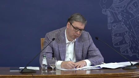 VUČIĆ DEMONTIRAO LAŽI KOJE SU PLASIRALI U PRIPREMI REVOLUCIJE Izneo dokaze i činjenice o lokalnim izborima