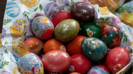 OBRATITE PAŽNJU Evo šta znači oznaka E na kesici boje za farbanje jaja