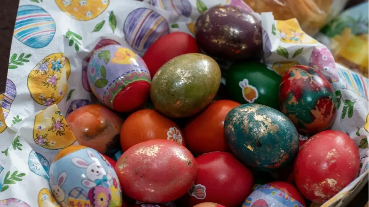 OBRATITE PAŽNJU Evo šta znači oznaka E na kesici boje za farbanje jaja