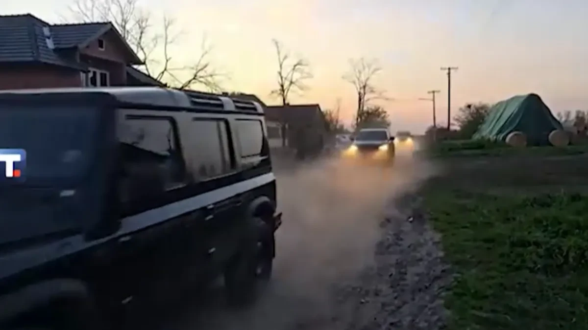 FILMSKA POTERA PO RAVNICI Oteo auto, pa pucao po policiji! DETALJI UŽASA 