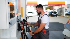 OSTALI BEZ GORIVA, ZATVARAJU SE PUMPE! Haotično stanje u Beču