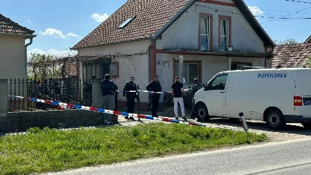 "PODSTANAR RAZBIO STAKLO NA VRATIMA, PA UGLEDAO UGLJEŠIN LEŠ" Ovo je kuća u kojoj je Nikola usmrtio muškarca kod Surčuna (FOTO/VIDEO)
