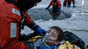 NEVIĐENA DRAMA Dečak upao u jezero i bio bez pulsa TRI SATA - ono što su lekari uradili šokiralo svet!