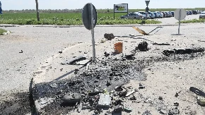 SRČA I LOM KOD BETONSKOG KRSTA Strašan prizor na mestu pogibije Nemanje, ubio čoveka u Surčinu pa se njegovim autom zakucao u stub (FOTO+VIDEO)