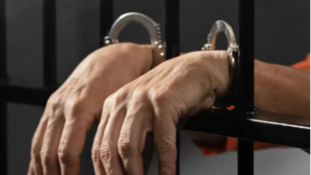 ŽENU ISKASAPIO NASRED ULICE U LESKOVCU Uzeo nož i počeo da je krvnički ubada, evo koliko godina zatvora je dobio