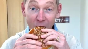 "Moja mama je kriva za sve" - konačno se oglasio šef Mekdonaldsa povodom katastrofalnog nastupa