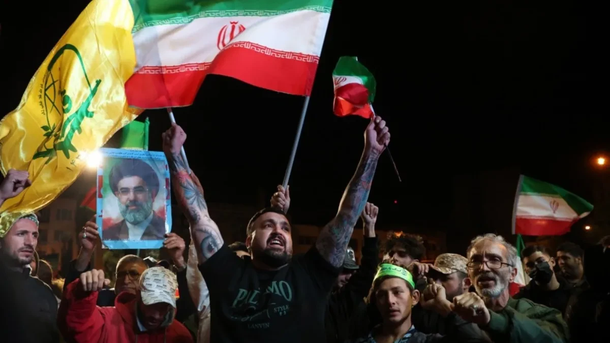 OPŠTE SLAVLJE ZBOG PRIMIRJA! Iranci izašli na ulice, spaljene zastave Amerike i Izraela