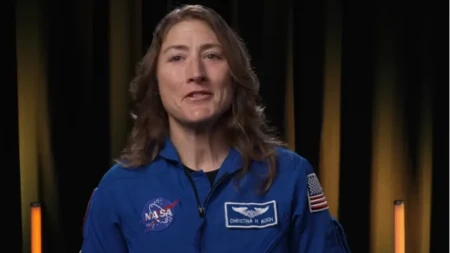 FOTOGRAFIJA ASTRONAUTKINJE NASE POSTALA HIT NA MREŽAMA Svi gledaju samo JEDNO