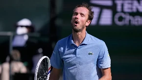 NIKAD MI SE TO NIJE DESILO... Medvedev ne zna šta ga je snašlo posle debakla