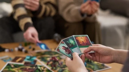 IMATE LI OVE STARE KARTE? Možda sedite na MILIONIMA, ljudi masovno proveravaju fioke!