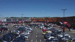 HEROJI I DALJE POSTOJE I TO MEĐU OBIČNIM LJUDIMA Poštar Branko na parkingu pronašao novčanik i oduševio Čačak svojim poštenim gestom  