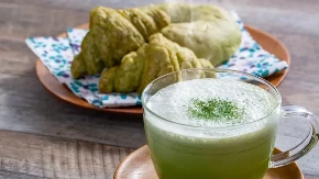 Napitak koji čisti kožu i telo – a pravi se od “korova” koji svi ignorišu