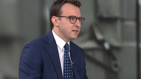 "NA OVAJ NAČIN KURTI JE DOKAZAO DA MRZI SVE SRPSKO I DA NE ŽELI NI MIR NI SUŽIVOT" Petković o uklanjanju srpskih trobojki iz Gračanice