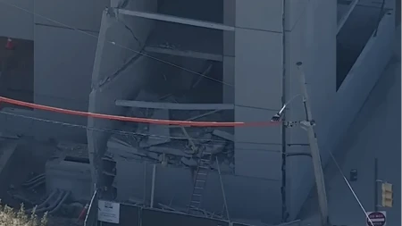 URUŠILA SE GARAŽA OD SEDAM SPRATOVA Jedna osoba poginula u Filadelfiji