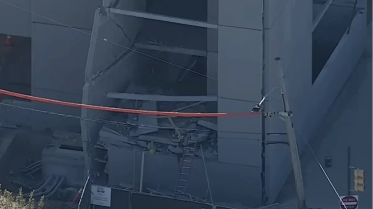 URUŠILA SE GARAŽA OD SEDAM SPRATOVA Jedna osoba poginula u Filadelfiji