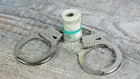 IZDAT NALOG ZA HAPŠENJE BIVŠEG PREMIJERA! Optužen da je prao novac, drama u Nepalu 