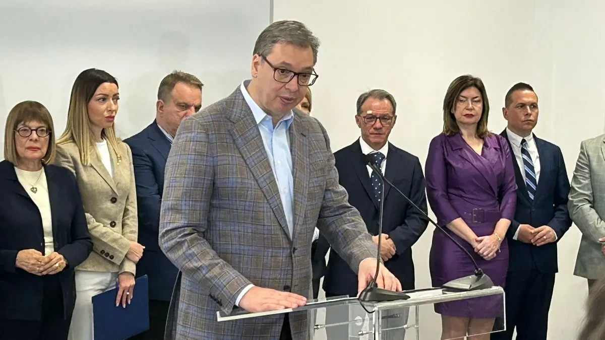 Zemlja živi od rada! Vučić: Bez rada nema plata i penzija