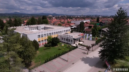 Učenica donela skalpel u školu! Kod sebe imala i ceduljice gde je pisala koju decu voli ili ne voli