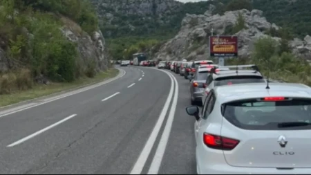 Kod čuvene srpske planine kolona duga 20 metara: Ima li kraja gužvi?! (VIDEO)
