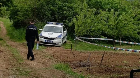 Pronađena bomba u njivi: Detalji drame u Lozoviku, odmah došla policija (FOTO)