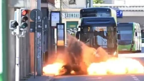 Eksplodirala ručna granata usred dana: Pogledajte dramatičan snimak iz Malmea (VIDEO)