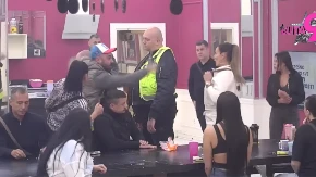 Skandal u Eliti! Zaleteo se na cimera, pa žestoko zapretio: "Slomiću ti zube!"