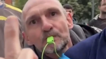 Stamota profesora blokadera! Obrazuju nam decu a pokazuju srednji prst i vređaju (VIDEO)