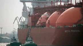 Krenuo im je izvoz - Prvi katarski tanker sa gasom prošao kroz Ormuz