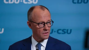 Previranja u Nemačkoj! Jedan jedini čovek sme da ode u Kremlj, da li će Merc popustiti?