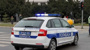 Teška saobraćajna nesreća u Kaću: Automobil završio na krovu, vozač (19) završio u bolnici
