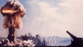 Stiže neutronska bomba! Putin vraća u upotrebu najsmrtonosnije nuklearno oružje ikada (FOTO/VIDEO)