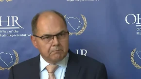 Ide, fala Bogu! OHR zvanično potvrdio: Šmit odlazi sa funkcije