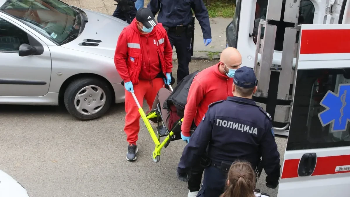 Izneto telo ubijenog muškarca, žena poslata u bolnicu: Stravični detalji ubistva s Čukarice
