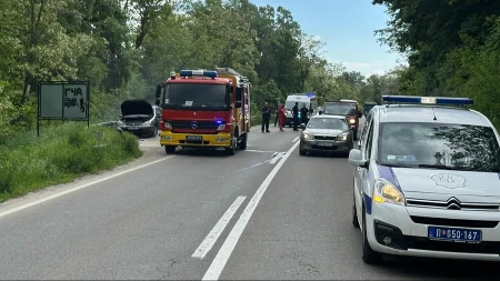Užas kod Čačka! Izgoreo u automobilu