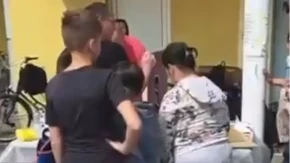 Sramno! Blokaderi koriste decu u propagandne svrhe! (VIDEO)