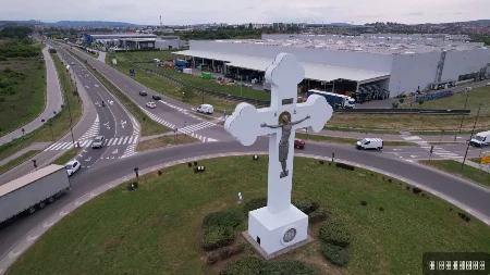 Đurđevdanski krst visok 18 metara i privlači veliku pažnju - sada sija novim sjajem
