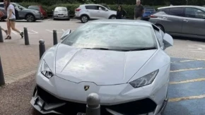 Internet ''uništio'' vlasnika Lambordžinija zbog parking mesta za invalide: A onda je jedna fotografija sve bacila na kolena!