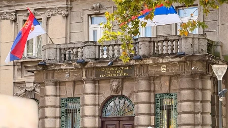 Grad Niš doneo važnu odluku! Zastave na jarbolima u svim niškim školama