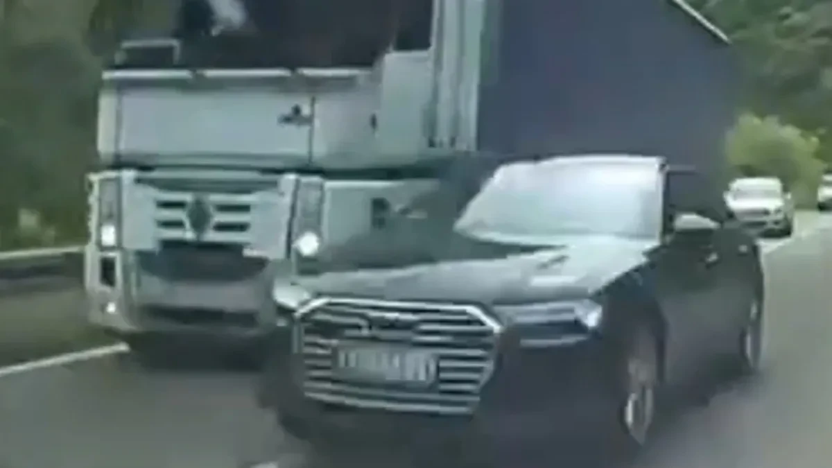 Umalo tragedija na Ibarskoj magistrali: Pogledajte šta je uradio vozač "audija", traže se najstrože sankcije (VIDEO)